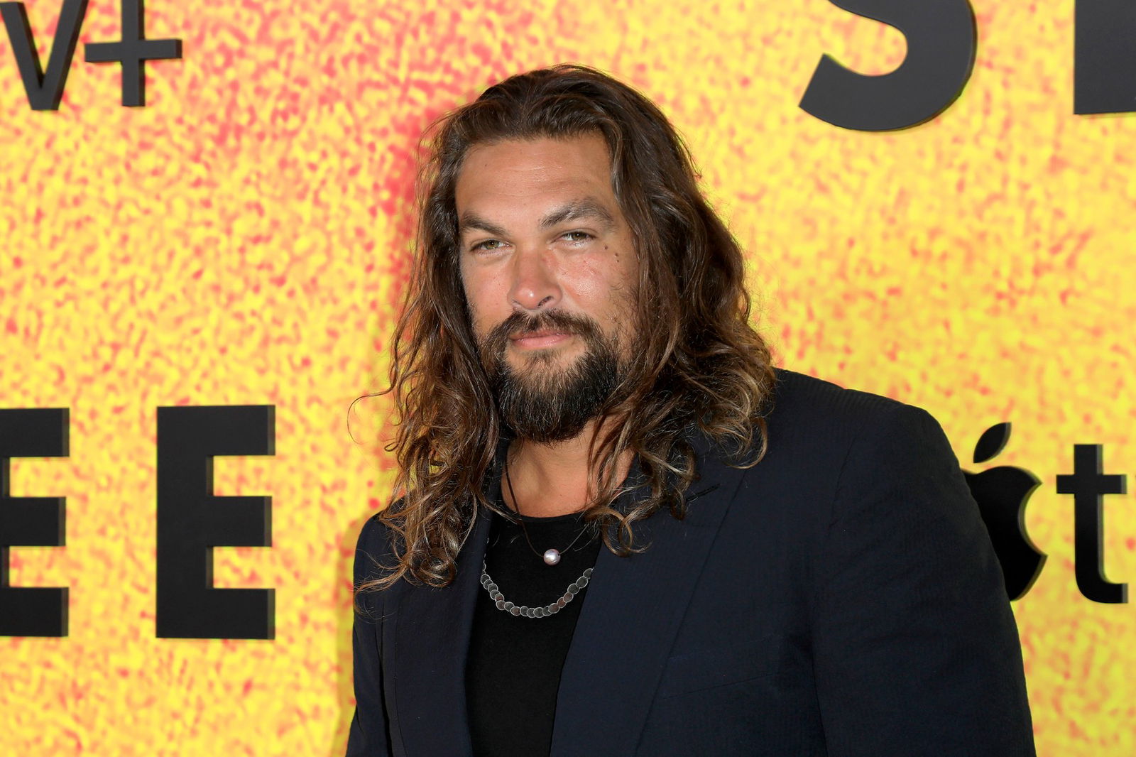 Jason Momoa Tot L Felismerhetetlen Lett J K Ls J Vel Sokkolta A