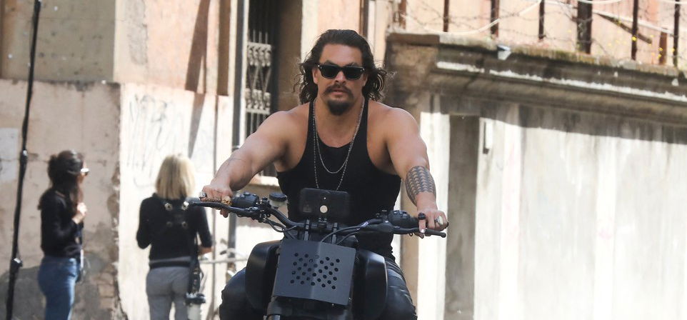 Csúcsbombázó nőt szeret Jason Momoa, íme az észveszejtő szépség