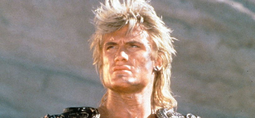 Dolph Lundgren 39 évvel fiatalabb lánnyal jár, forró fotók jelentek meg a fiatal csúcsbombázóról