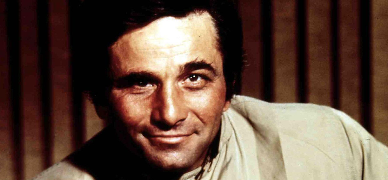 Megdöbbent? Íme Columbo, azaz Peter Falk eredeti hangja a filmekben, sok tízezer magyar nagyon meg fog ezen lepődni, hiszen csak szinkronnal látták a sorozatot