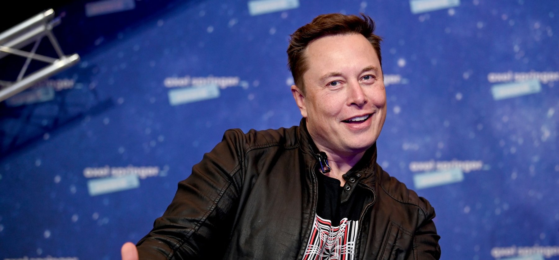 Elon Musk űrpornót csinálhat a világ egyik leghíresebb hancúrsztárjával