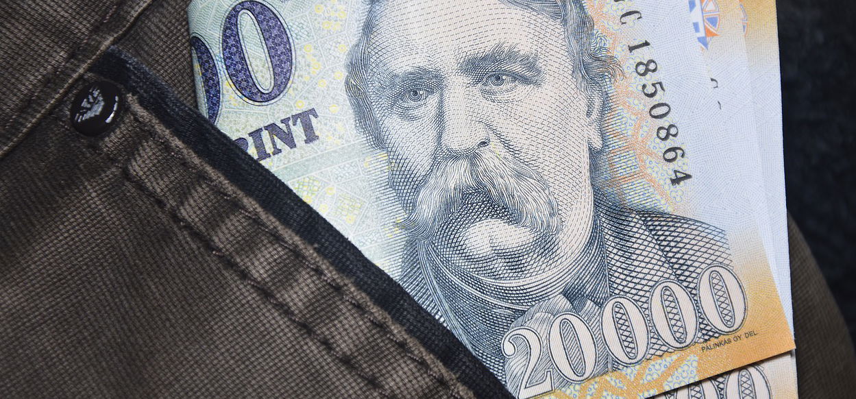 Fontos bejelentés: ez minden magyar családot és nyugdíjast érint, aki a pénzére vár