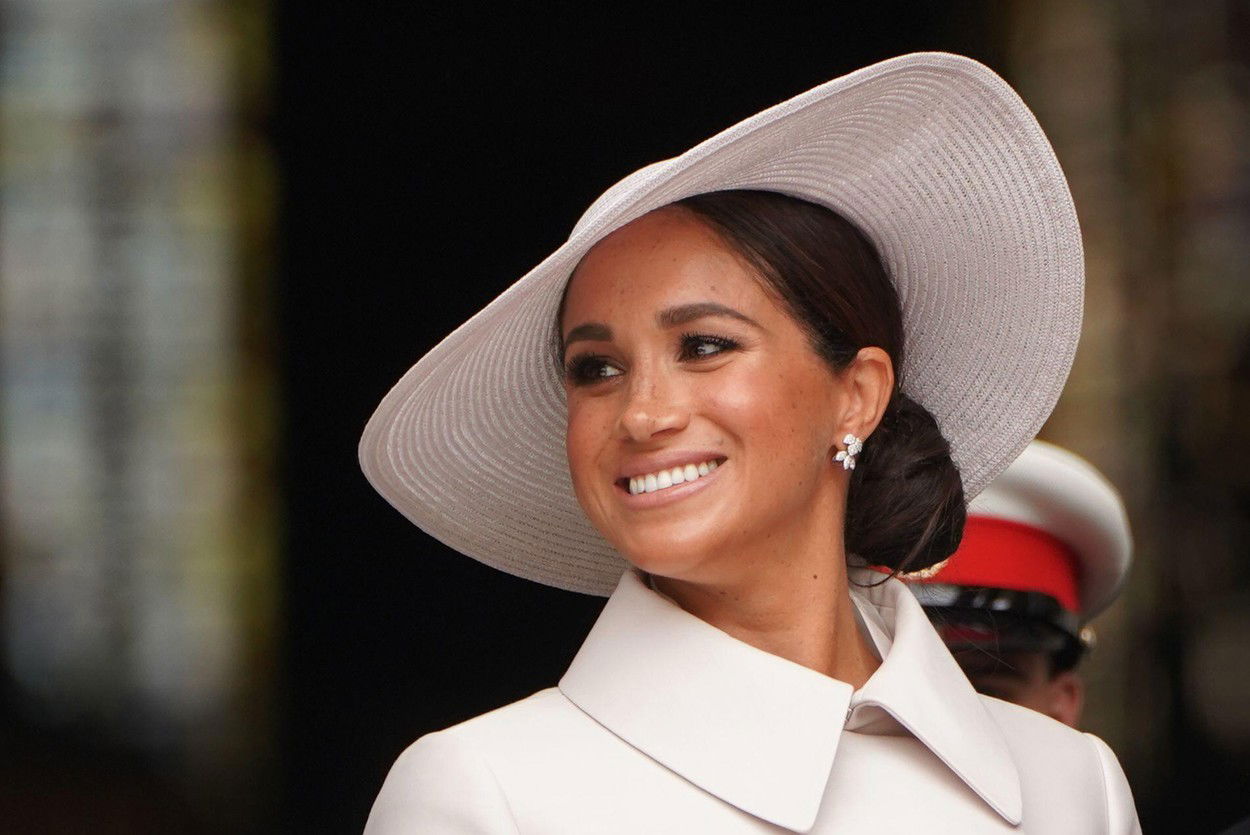 Hűha: Meghan Markle pajzán Mikulás szettben - így még sosem láttad Harry herceg kedvesét