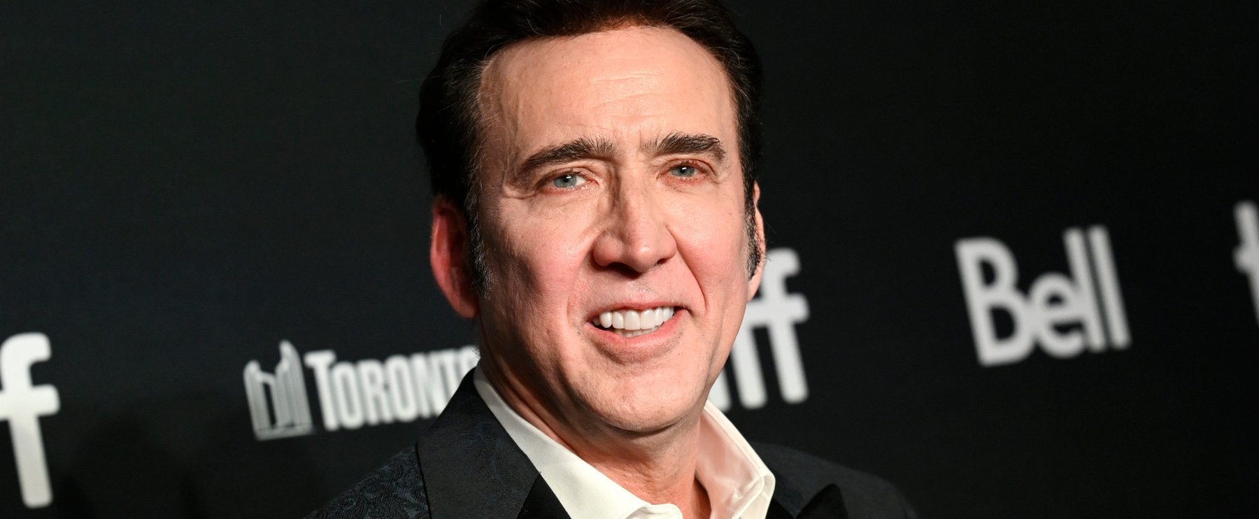 Legendás magyar színész bőrébe bújt Nicolas Cage, hátborzongató, amit művel