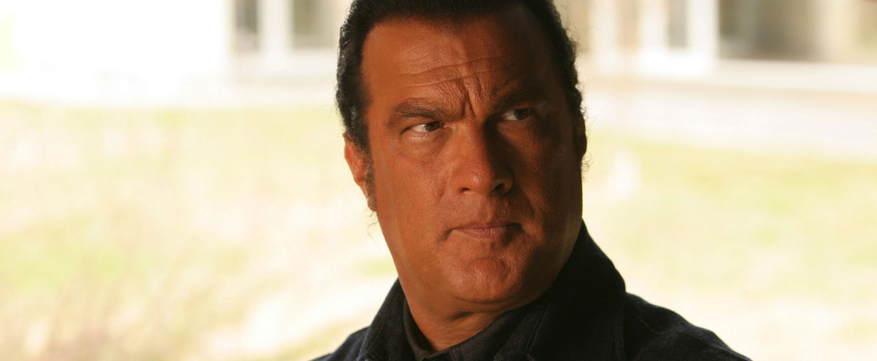 Steven Seagal úgy sírt, mint egy csecsemő, majd hősként parádézott