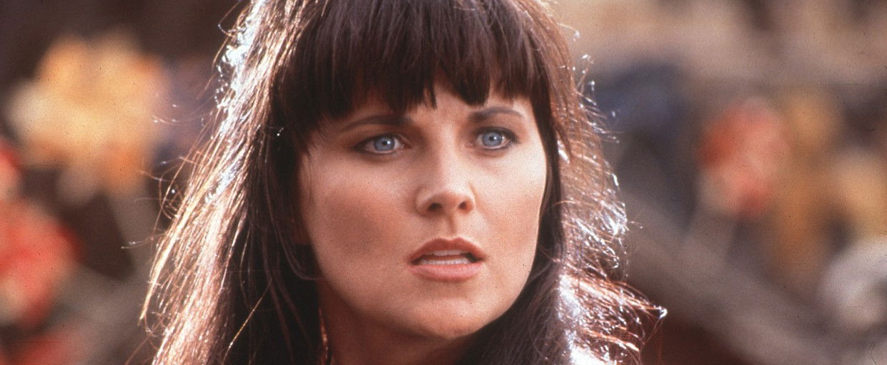 Kivillannak a bimbók is: Xena, azaz Lucy Lawless levetkőzött, és erről videó is készült