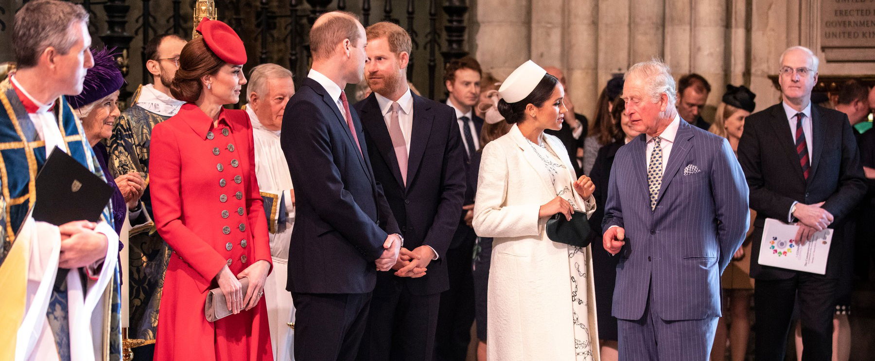 Fontos hírek érkeztek Károlyról, így reagált a legújabb Harry-Meghan fejleményekre