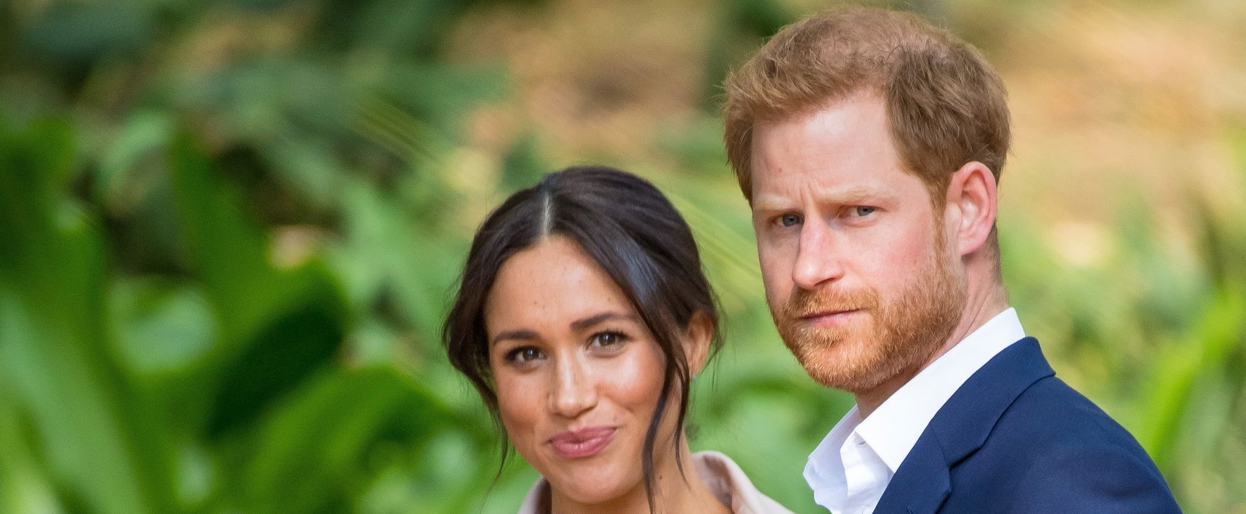 Meghan Markle kiengedte a börtönből a kebleit, villaként szúrnak át mindent a bimbói