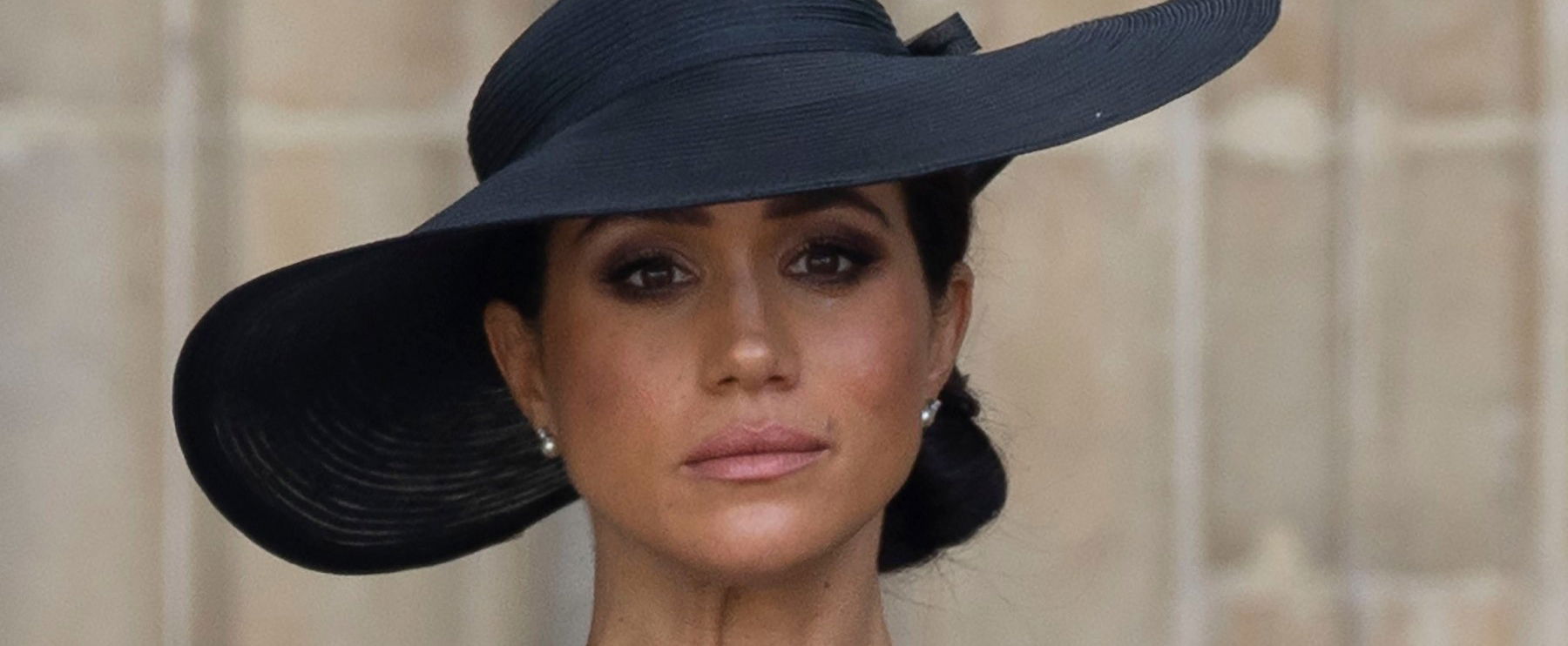 Meghan Markle dermesztően kínos videón két férfival, ebből már nem tud jól kijönni - a TikTok egyik legnépszerűbb tartalma