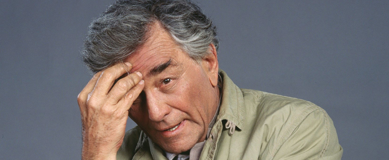 Így néz ki 74 évesen Columbo-sorozat ikonikus tettese, akit brutális csapdába csalt Peter Falk