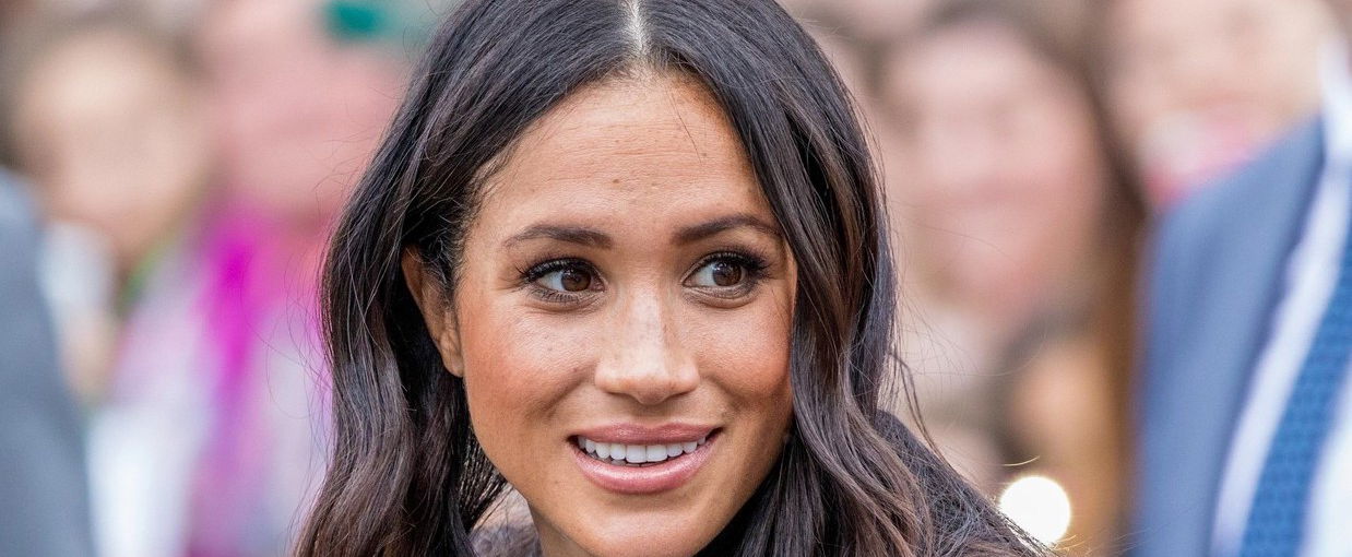 Meghan Markle megkörnyékezte III. Károlyt, Harry herceg felesége lehet az új királyné?