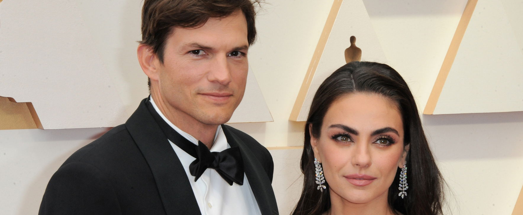 A Kazinczy utcában bulizott Mila Kunis és Ashton Kutcher, a sztárpár őrülten imádja a magyar fővárost, már-már beteges a rajongásuk