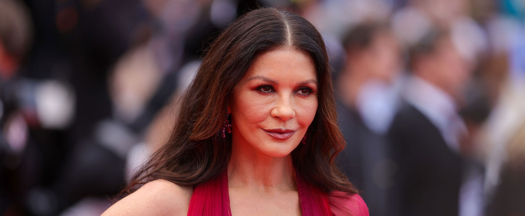 Álomgyönyörű ikertornyok: Catherine Zeta-Jones földöntúli szépségű lánya kiköpött édesanyja, le se tudnák tagadni egymást