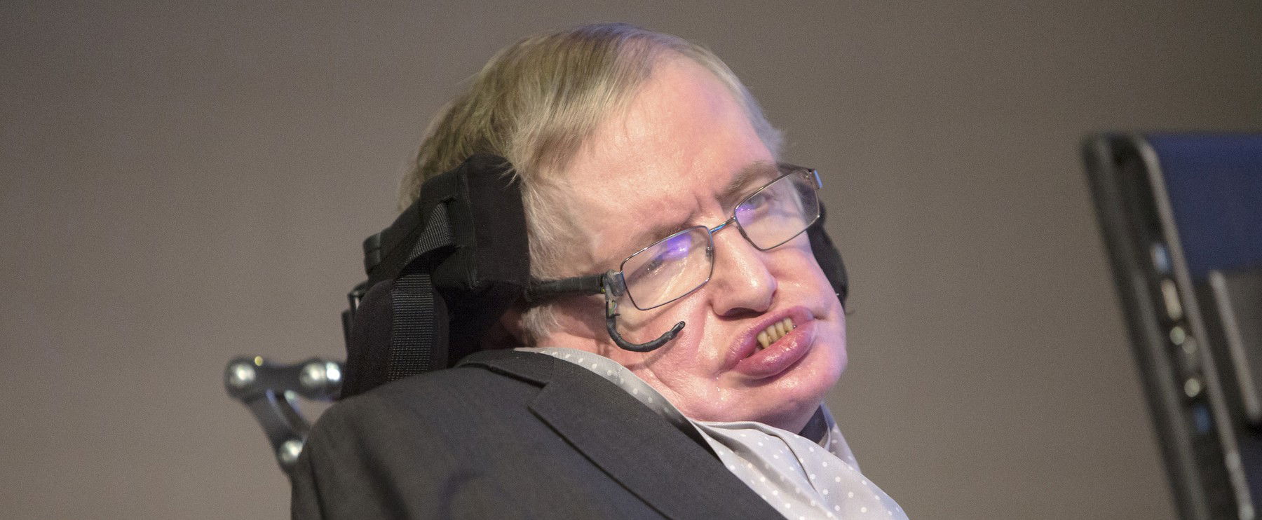 Stephen Hawking vérfagyasztó jóslatot tett halála előtt, ez okozhatja az emberiség végét