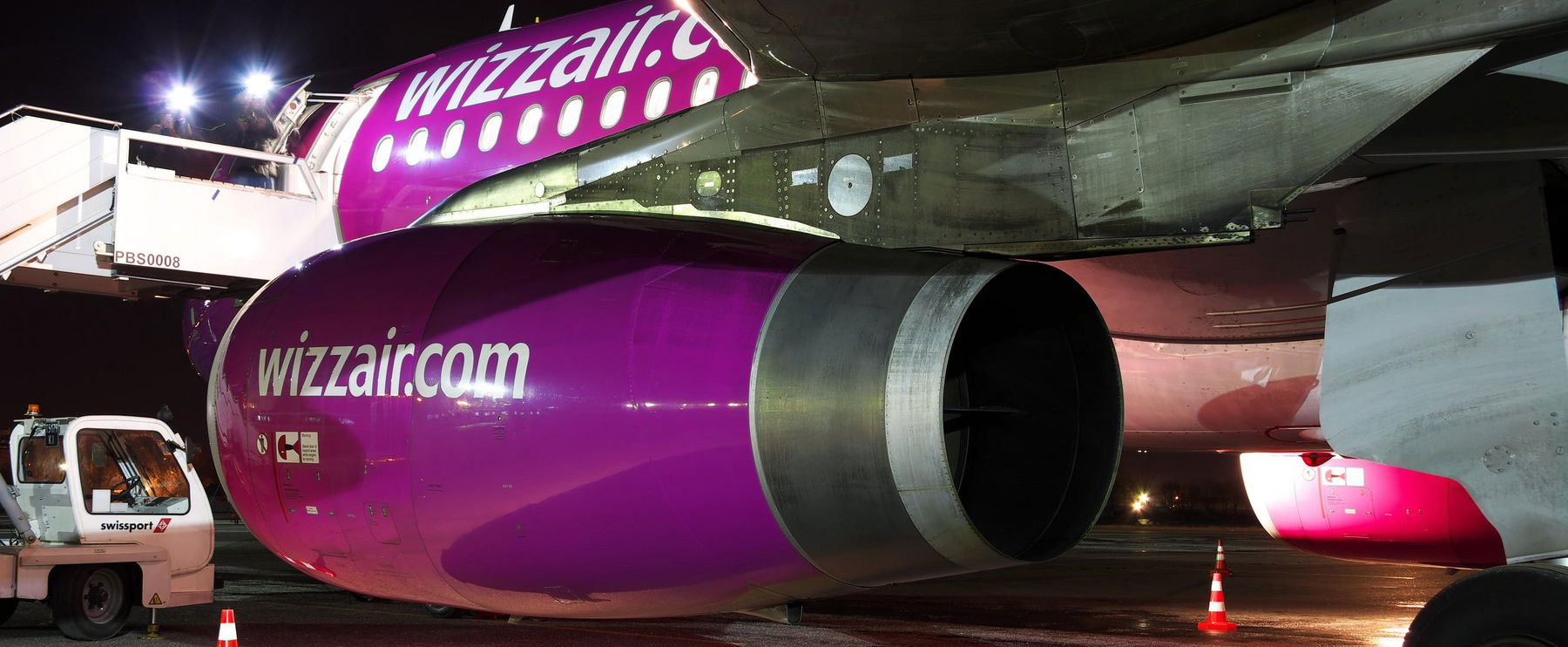 Eluralkodott a káosz a WizzAir éjszakai járatánál, bepánikoltak a magyar utasok