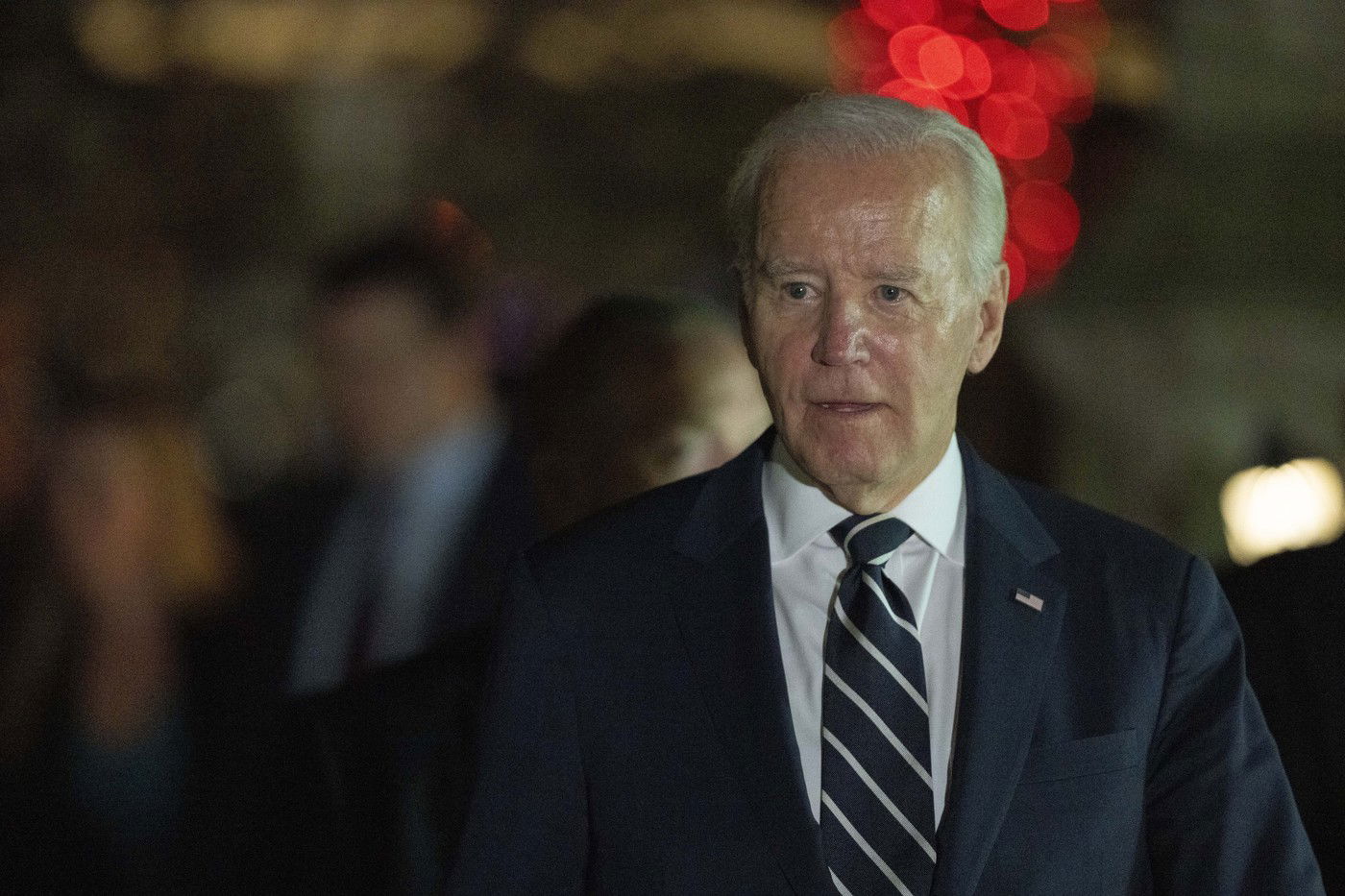 Ki igazából az amerikai elnök? Joe Biden helyett valaki más vezette a kabinetülést, hihetetlen jelenetek zajlanak Amerikában