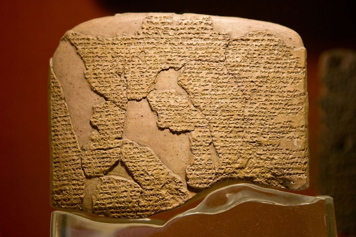 Several thousands of years old clay tablets predicted the destruction of Iran, and predicted conflicts in the Middle East after a solar eclipse.