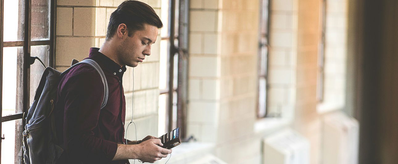 Újabb fordulat az iskolai telefontilalomban, már ellenőrizhetik a szigorú rendelet betartását is