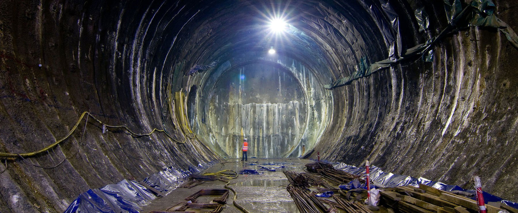 Lebontotta a háza falát, egy több ezer éves ókori civilizációt talált mögötte