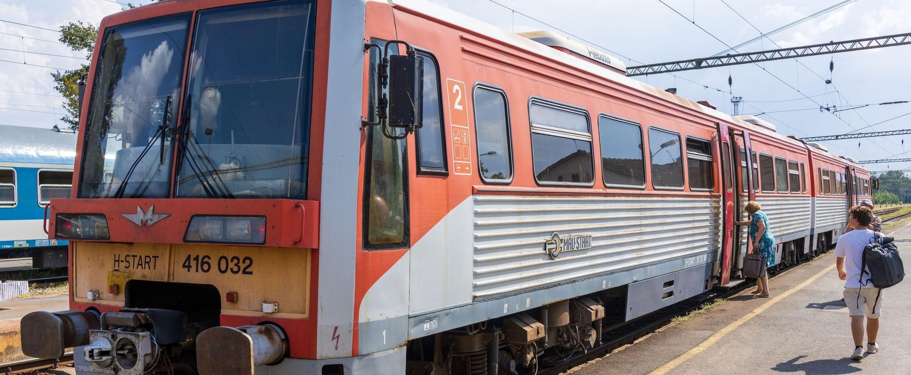 Döbbenet a szolnoki pályaudvaron, külföldi nők vertek vasutast, órákig állt egy EuroCity, tucatnyi rendőr érkezett