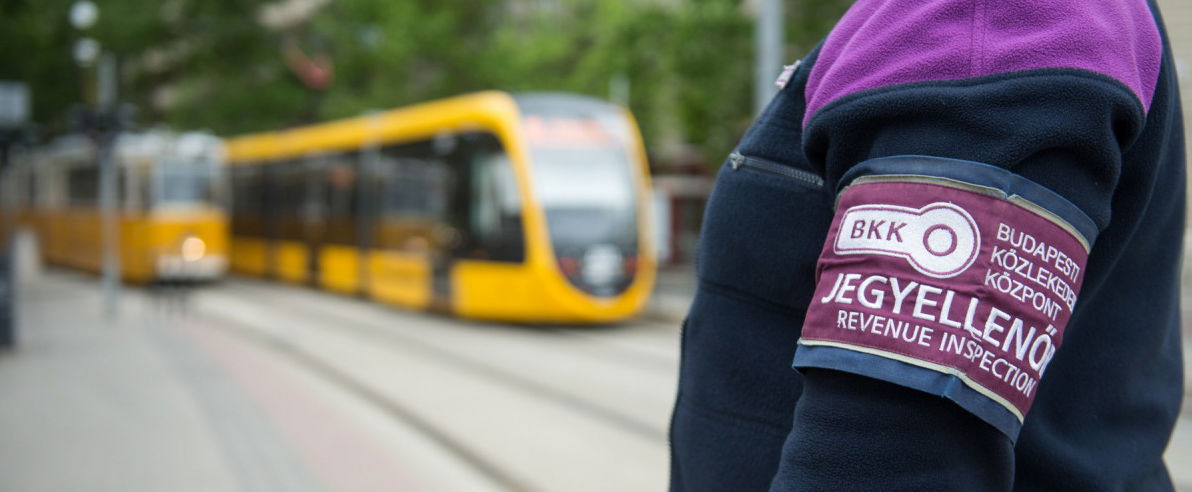 Bliccelésen kapott a BKK-ellenőr, de ahelyett hogy megbüntetett volna, pénzt adott nekem