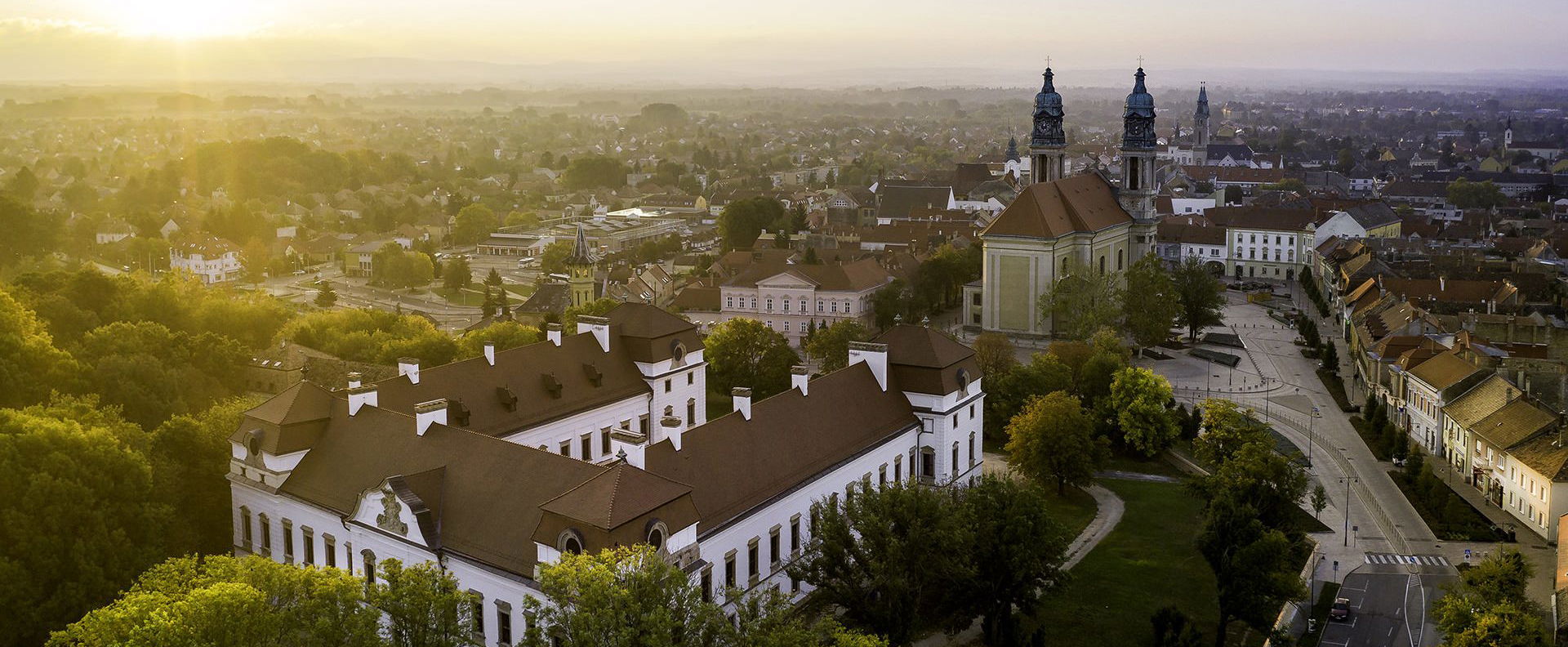 Innen származik Pápa városának neve, az egyházfőhöz is köze lehet a mondák szerint