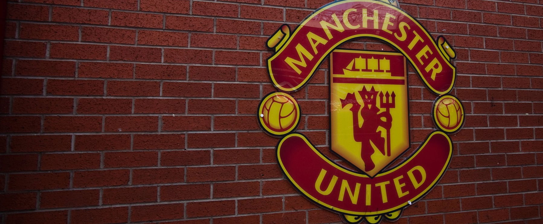 Óriási leépítés a vergődő Manchester Unitednél, százakat rúgnak ki, még nincs vége