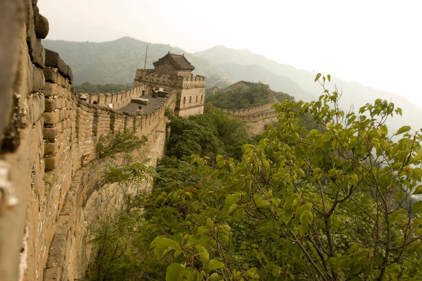 They took a camera to the hidden part of the great Great Chinese wall, brutal footage was published on the Internet