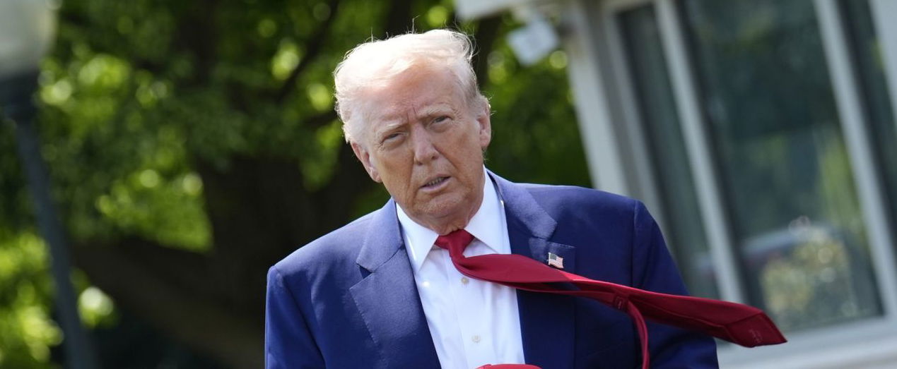„Katasztrófa" – Trumppal törölte fel a padlót a világhírű megmondóember