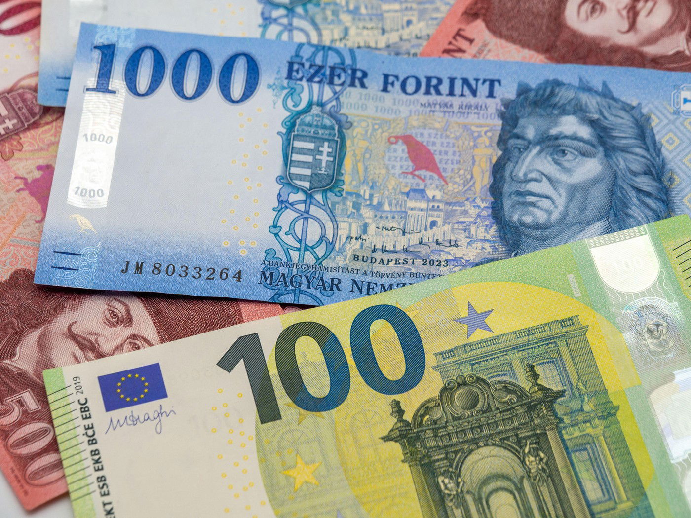 Így kaphatod euróban a fizetésedet, erről kevesen tudnak