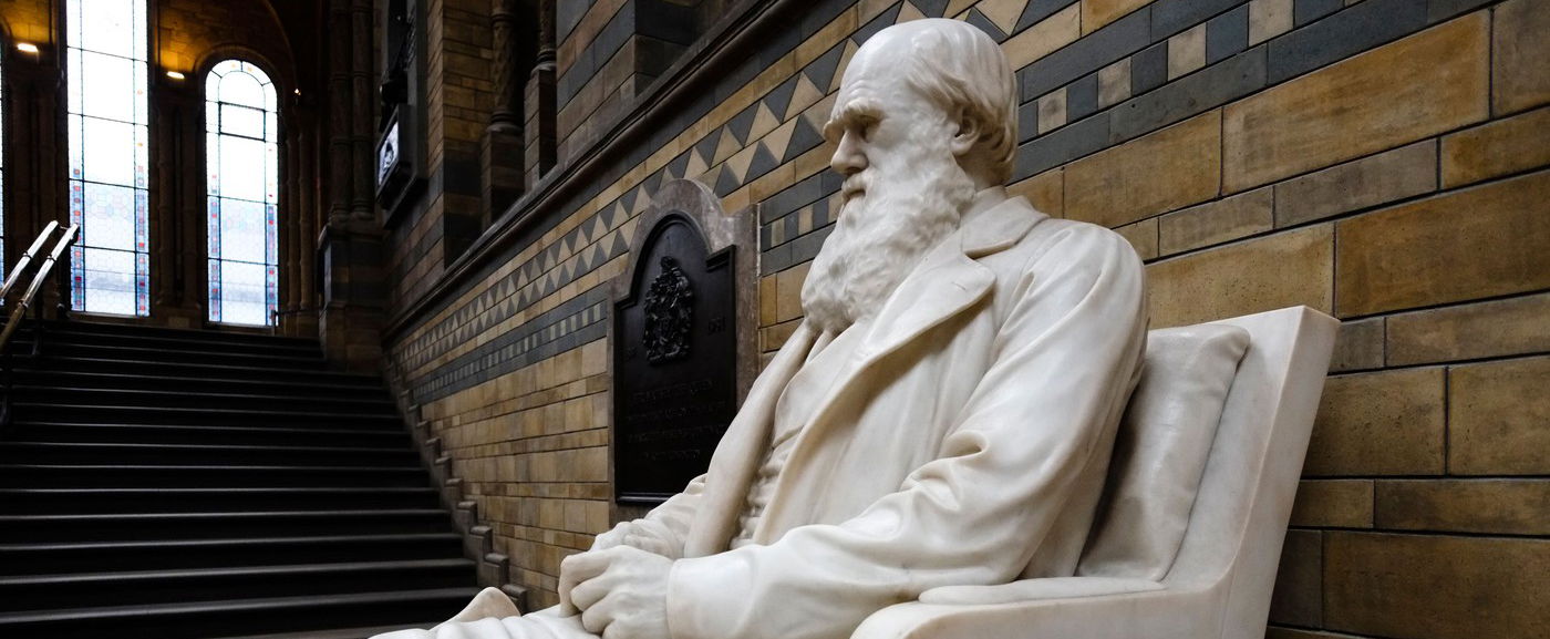 Megtalálták a világcsúf Charles Darwin ma élő leszármazottját, rendkívüli a látvány
