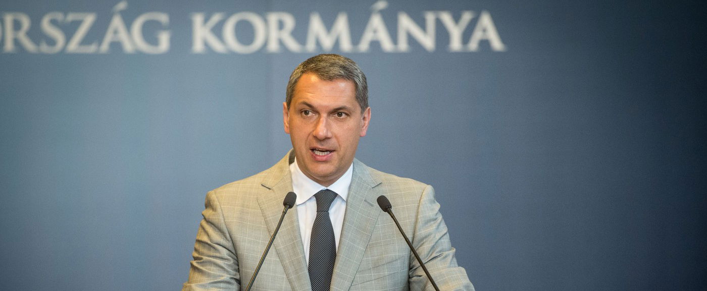 Lázár János olyan kérdést kapott, hogy köpni-nyelni nem tudott, a tömeg hangos röhögésben tört ki