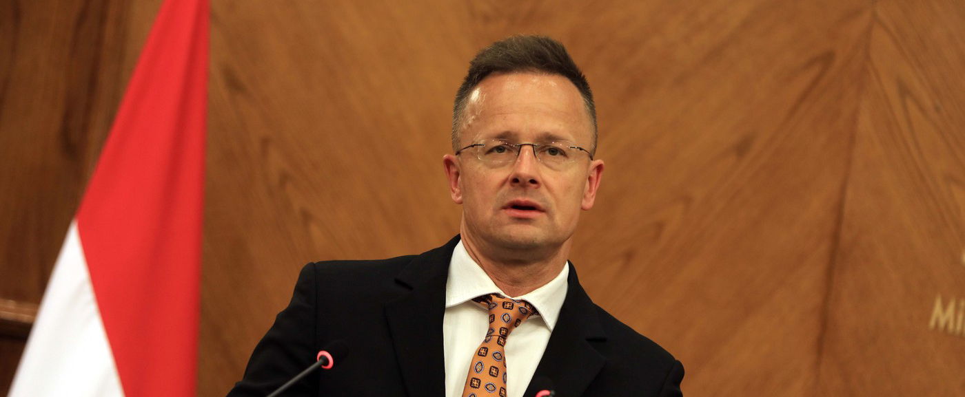 Ő Szijjártó Péter kedvenc színésze, még Gyurcsány Ferenchez is köze van