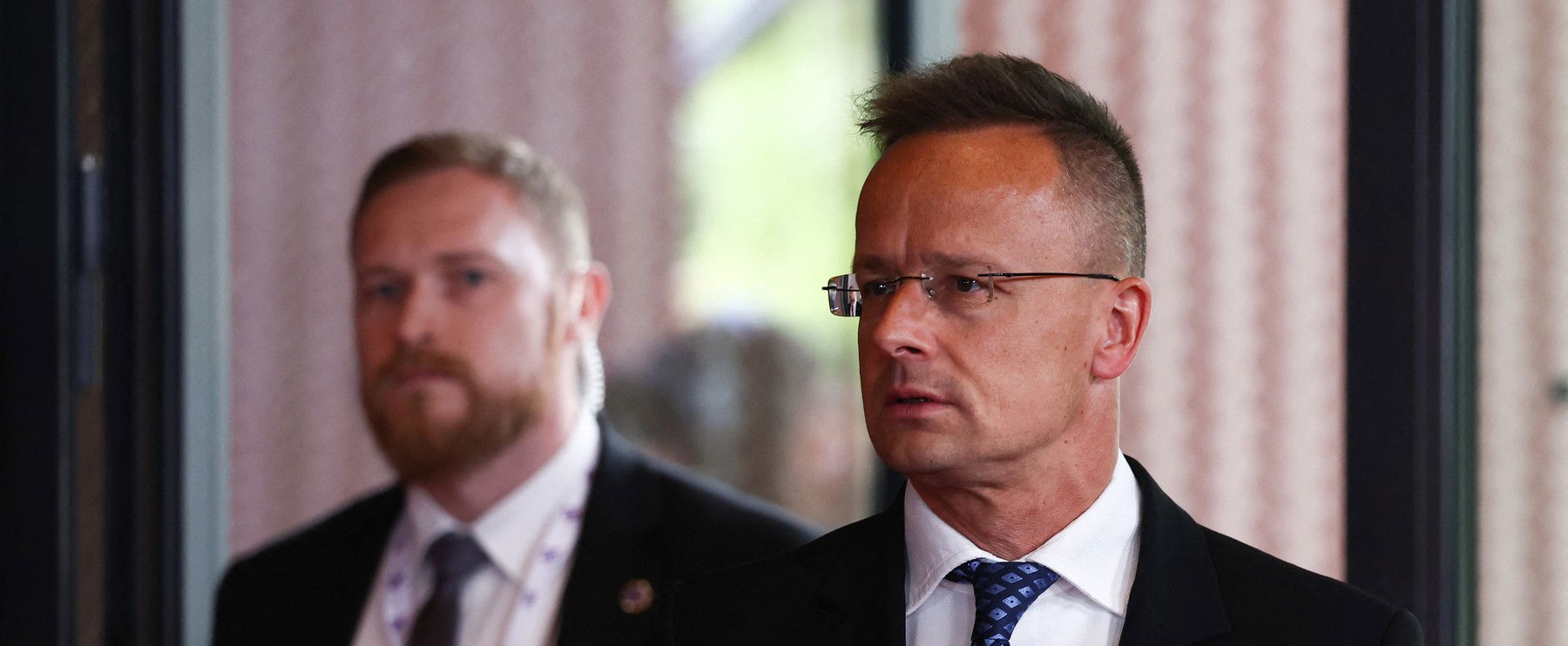 Szijjártó Péter nem tűri tovább a hallgatást: leleplező videókat tett közzé Magyar Péterről