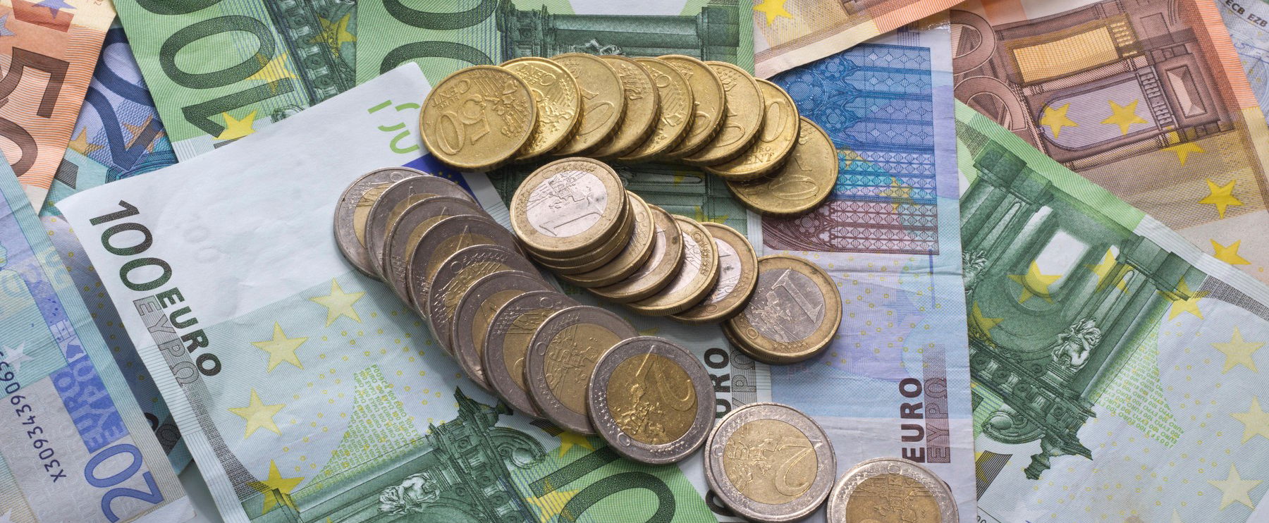 Megrohamozták a magyar pénzváltókat, súlyos baj van az Euróval?