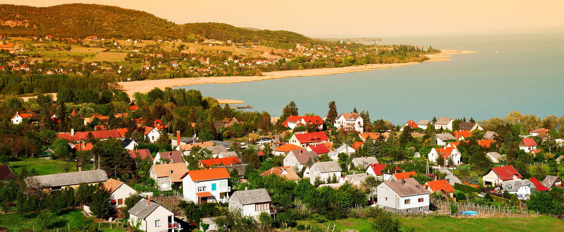 Ennek nem fognak örülni a Balatonra igyekezők: teljesen felborult nyár végéig a megszokott rend
