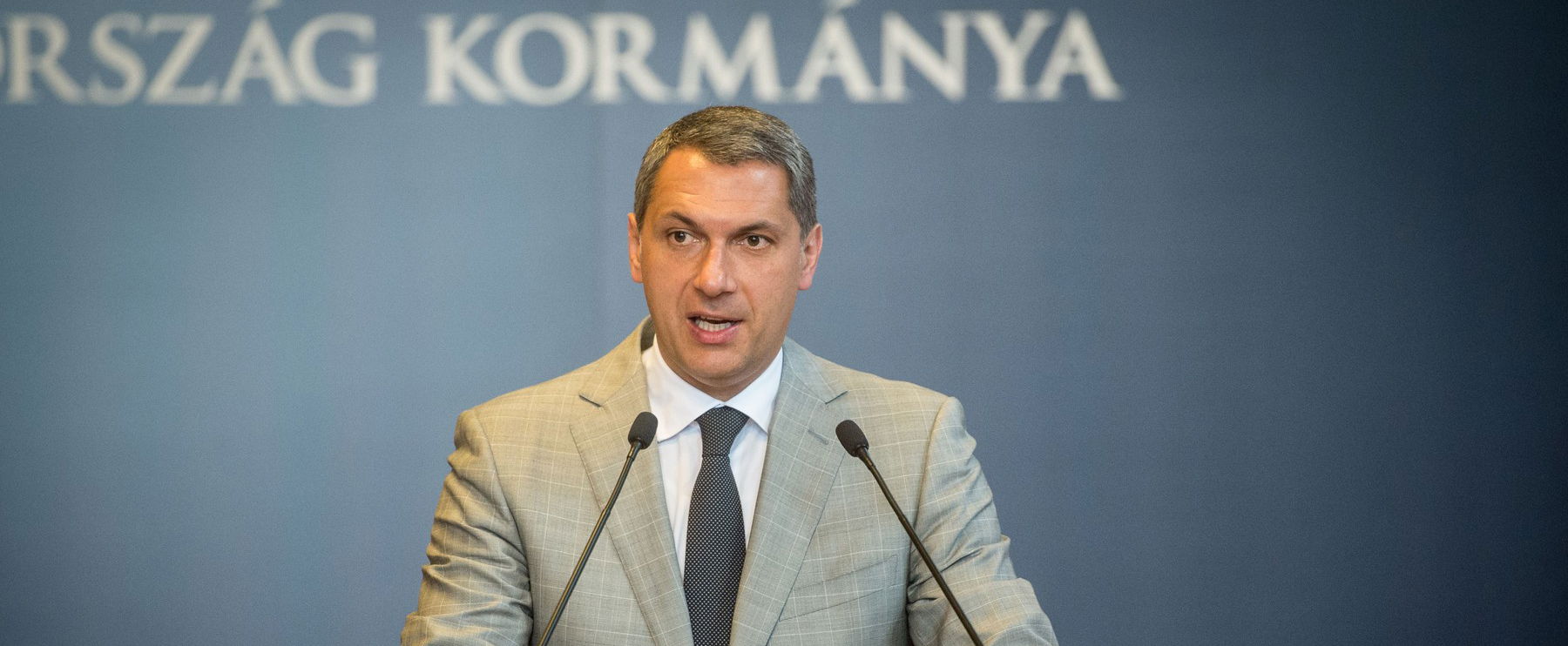 Lázár János beszéde verekedésbe torkollott Mezőtúron, rendkívüli felvételeket közöltek