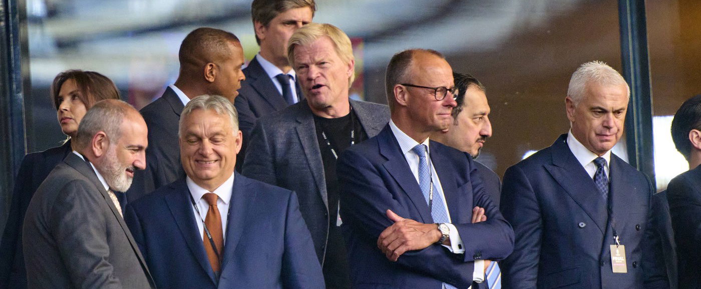 „Lila lesz a Harcosok Klubja is?” - Orbán Viktornak kedveskedik a kedvenc focicsapata edzője
