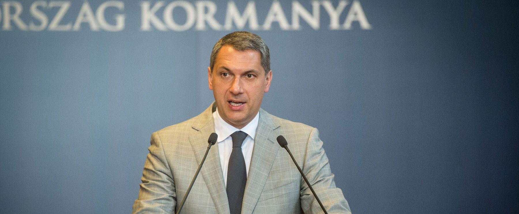 Olyan kérdést szegeztek Lázár Jánosnak, amire se köpni, se nyelni nem tudott, teljesen felkészületlenül érte