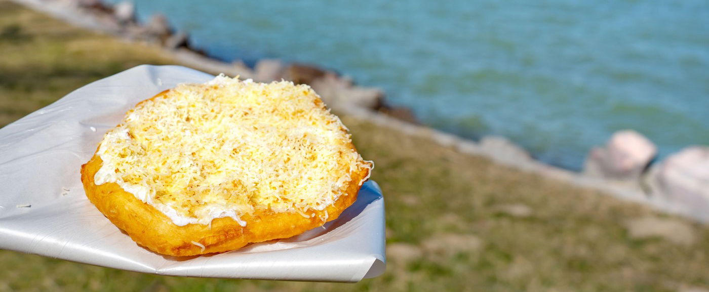 Leáldozott a lángosnak a Balatonnál, új korszak kezdődik a Magyar Tengernél