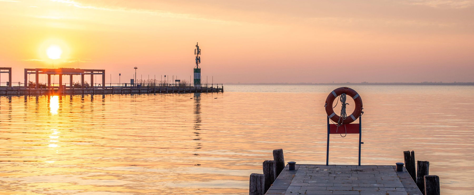 Életveszélyes dolgot művelnek a gyerekek a Balaton partján, azonnal szólj ha ezt látod
