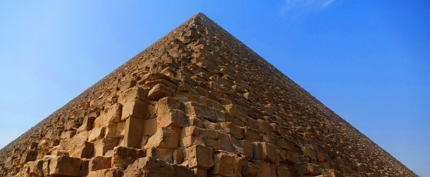 Előkerült az ősi egyiptomiak elrejtett égi járműve, 4600 éve ásták el a homokban a piramisok mellett