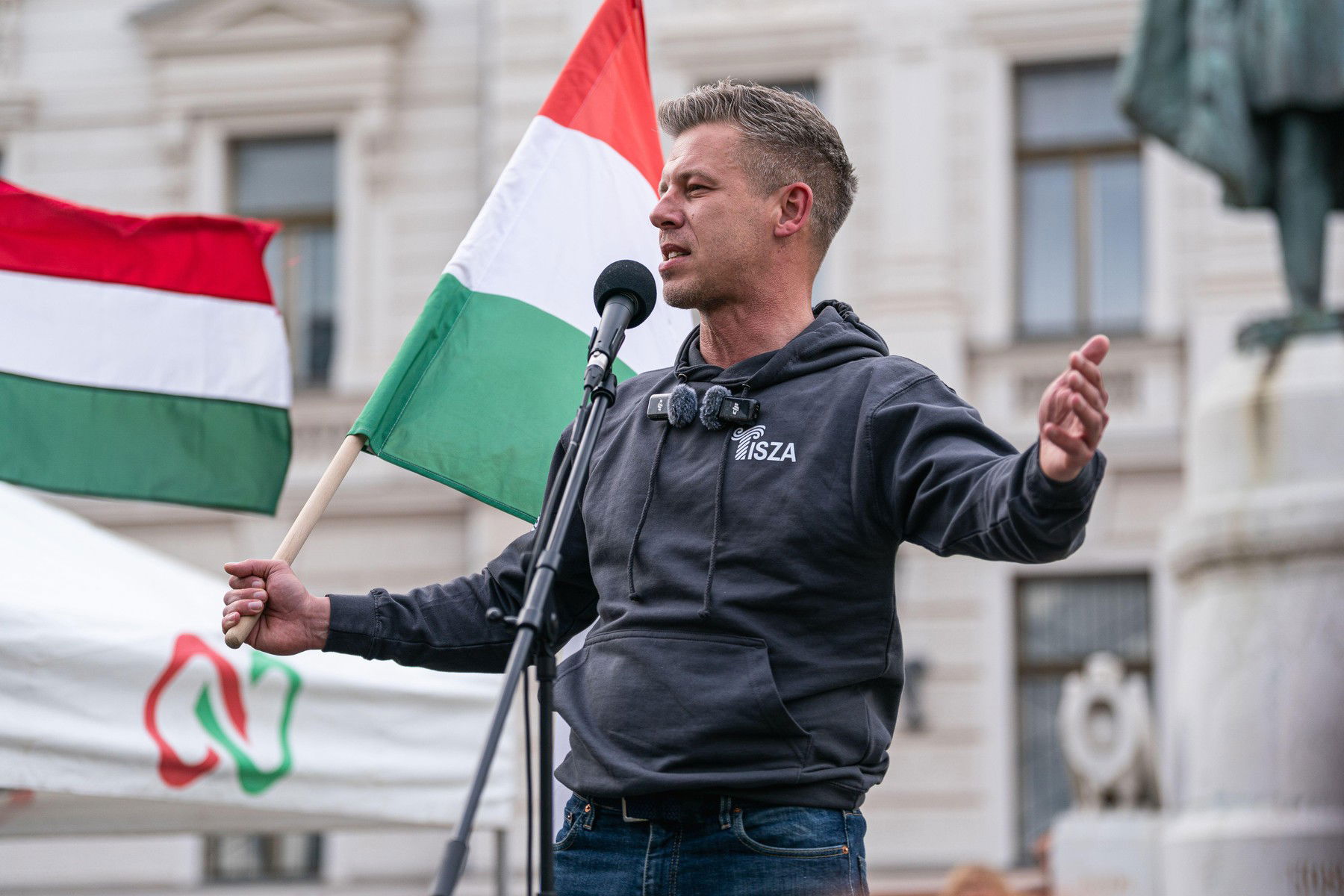 Magyar Péterrel nem érdemes szórakozni, óriási balhé volt a sajtótájékoztatóján