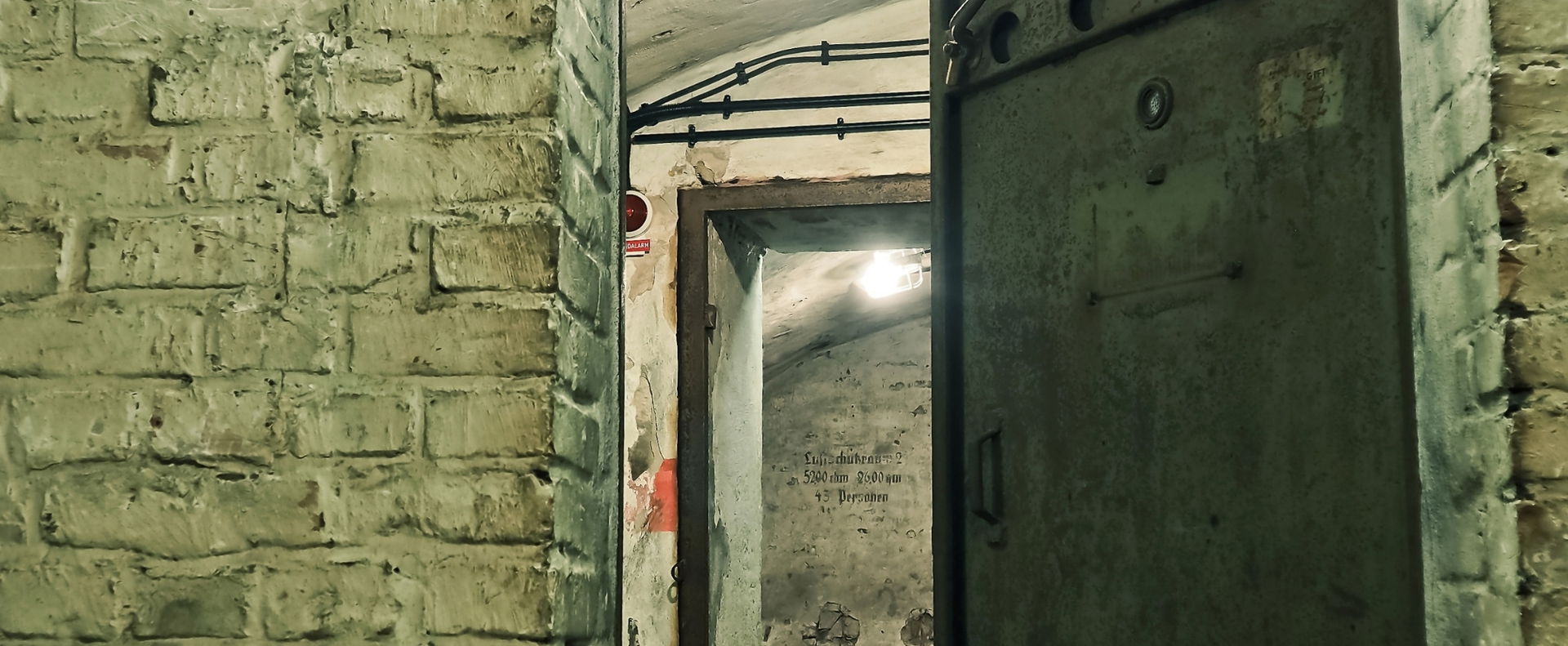 Magyar atombunkerben két hihetetlen szó volt felírva a táblára, elképesztő kép került az internetre