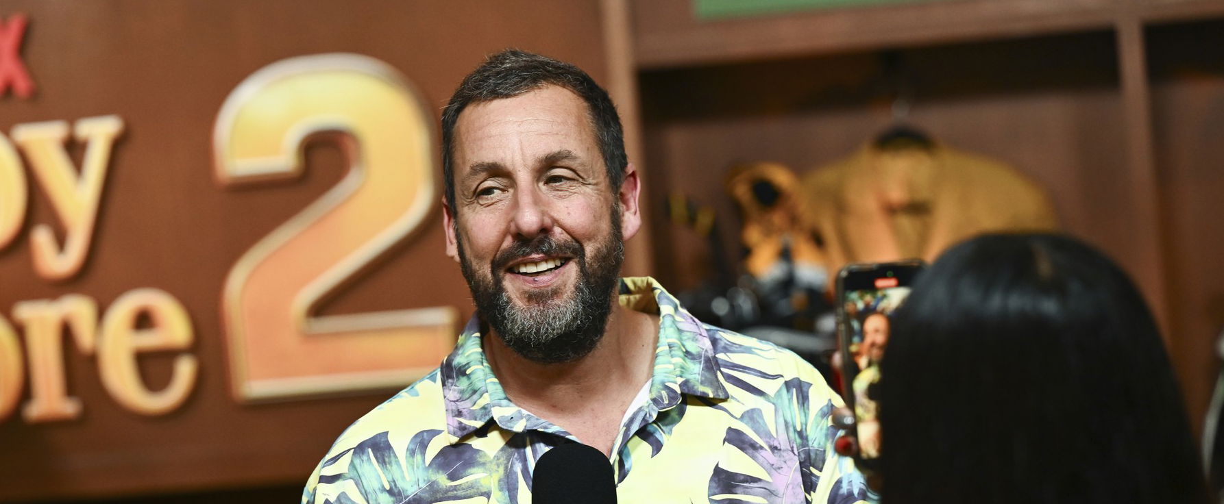 Brutális bombázó Adam Sandler felesége, alig áll a nyilvánosság elé azt gondolnád, közben minden filmjében látod