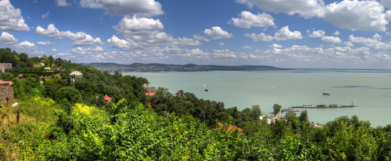 Rettegnek az emberek a Balatonnál, az utcákon randalíroznak, temetőket dúlnak fel ezek a lények