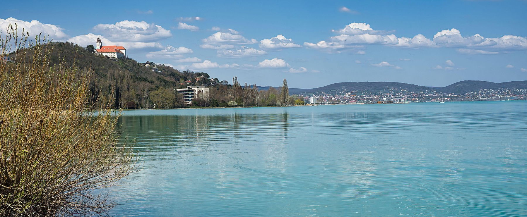 Új helyet fedeztek fel a turisták a Balatonnál maguknak, elképesztő a látvány