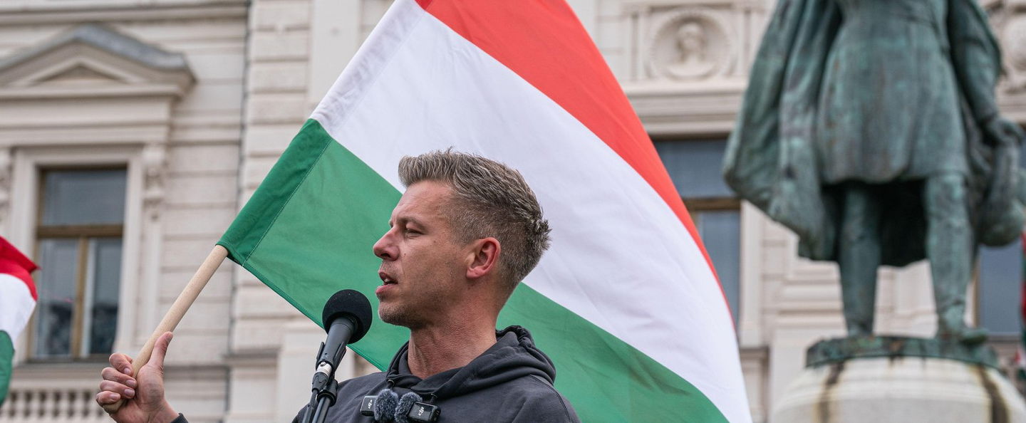 Elővették Magyar Péter legnagyobb utálóját, a szakértő szerint veszélyes tévedésben él