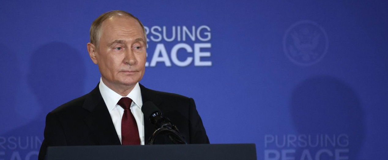 Ez az ember áll Putyin mögött, végre sikerült levideózni és ez sok mindent megmagyaráz