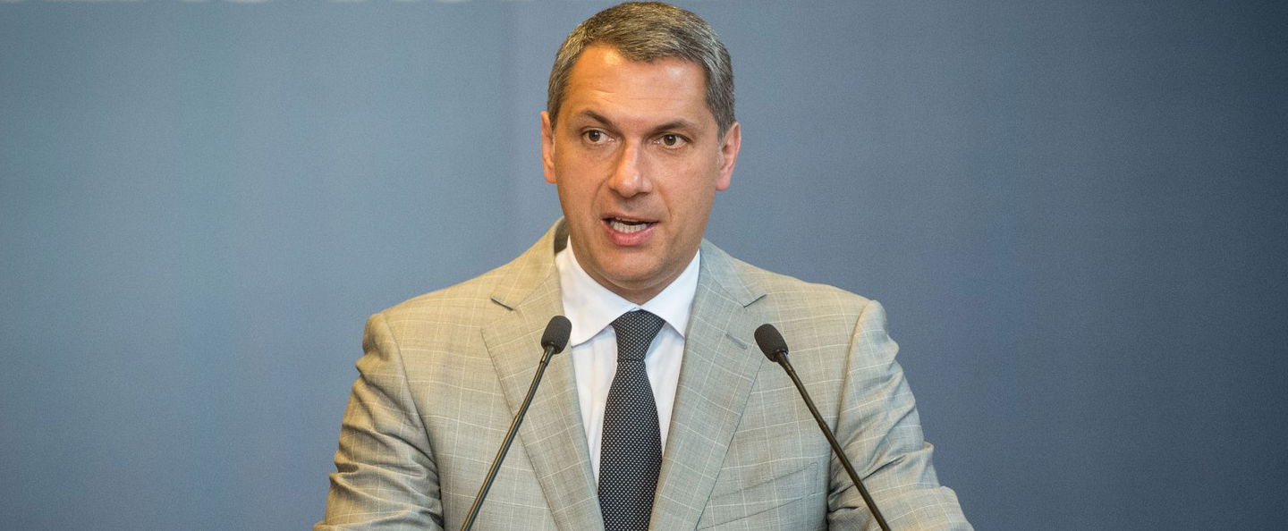 Durva szót használt Lázár János a magyarokra és egy bolondot is megnevezett